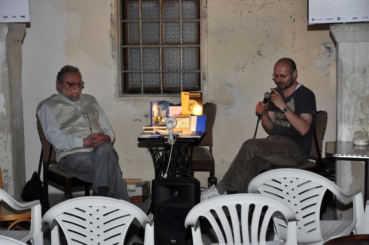 Literárne kino: Ján Buzássy a Peter Milčák, 18. 6. 2009 (foto Ferko Brezovský)